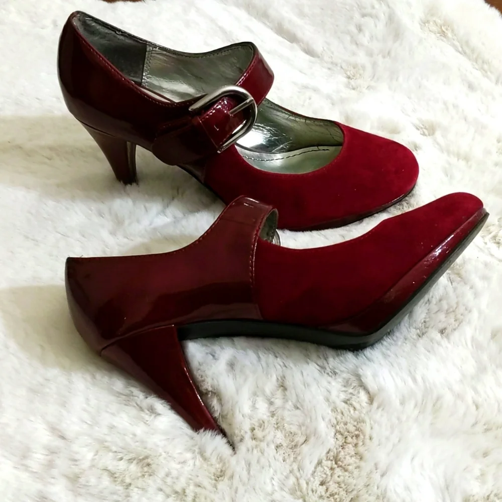 Style & Co| Vintage Burgundy suede high heel pump - Picture 2 of 14